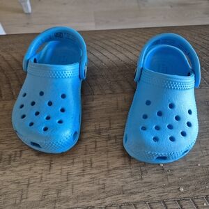 Kids Blue Crocs Size 6 Toddler